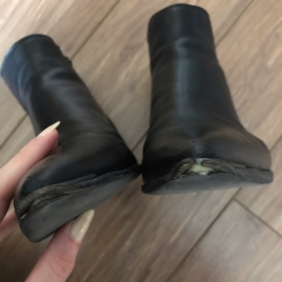 Marc Fisher Yale Chelsea Boots - Picture 3 of 9